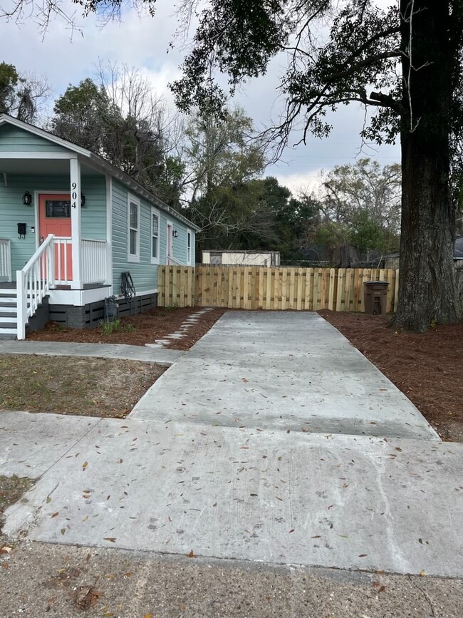 Building Photo - 904 Kentucky St