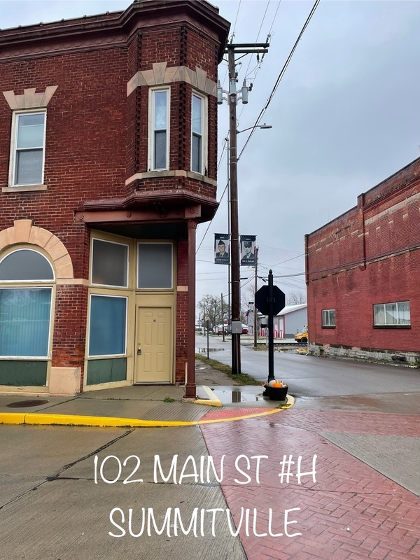 Primary Photo - 102 N Main St