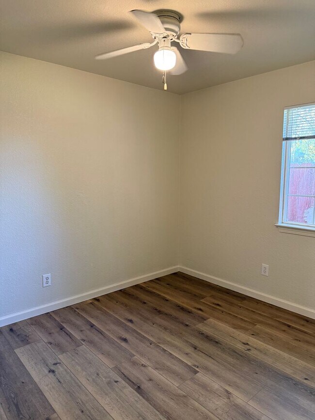 Building Photo - 101 Tabor Ave