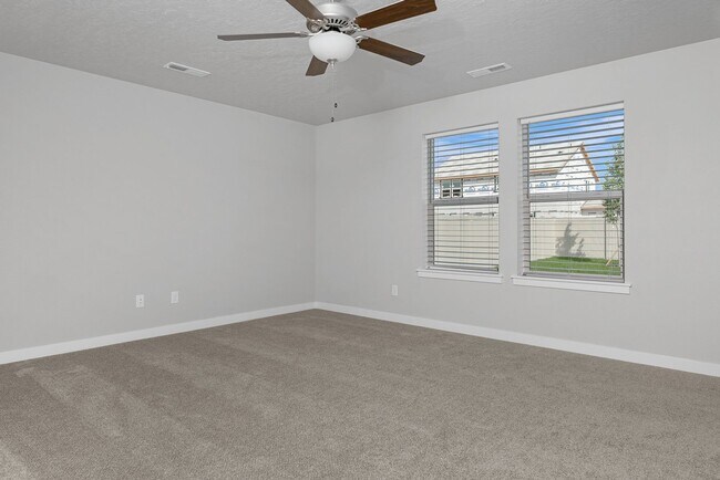 Building Photo - 3 Bed 2.5 Bath + Loft & Office located in the Greyhawk Subdivision