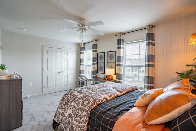 Building Photo - 1051 Southern Dr