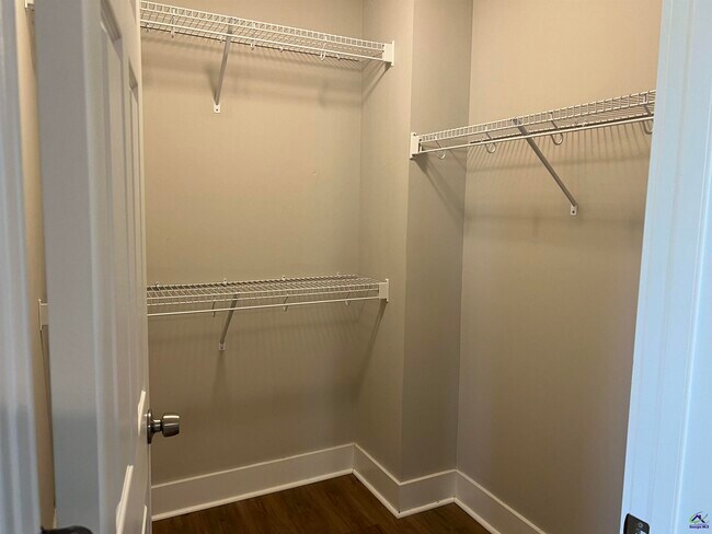 Building Photo - 122 Rolling Woods Cir