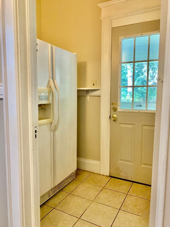 Building Photo - 922 Westcott St