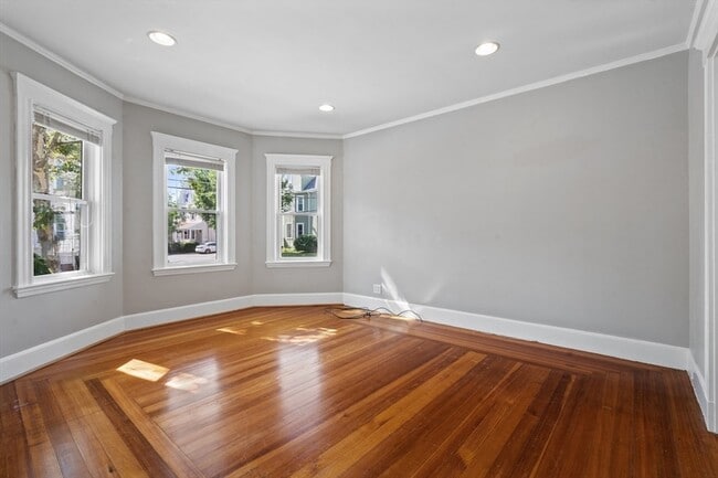 Building Photo - 146 Beech St
