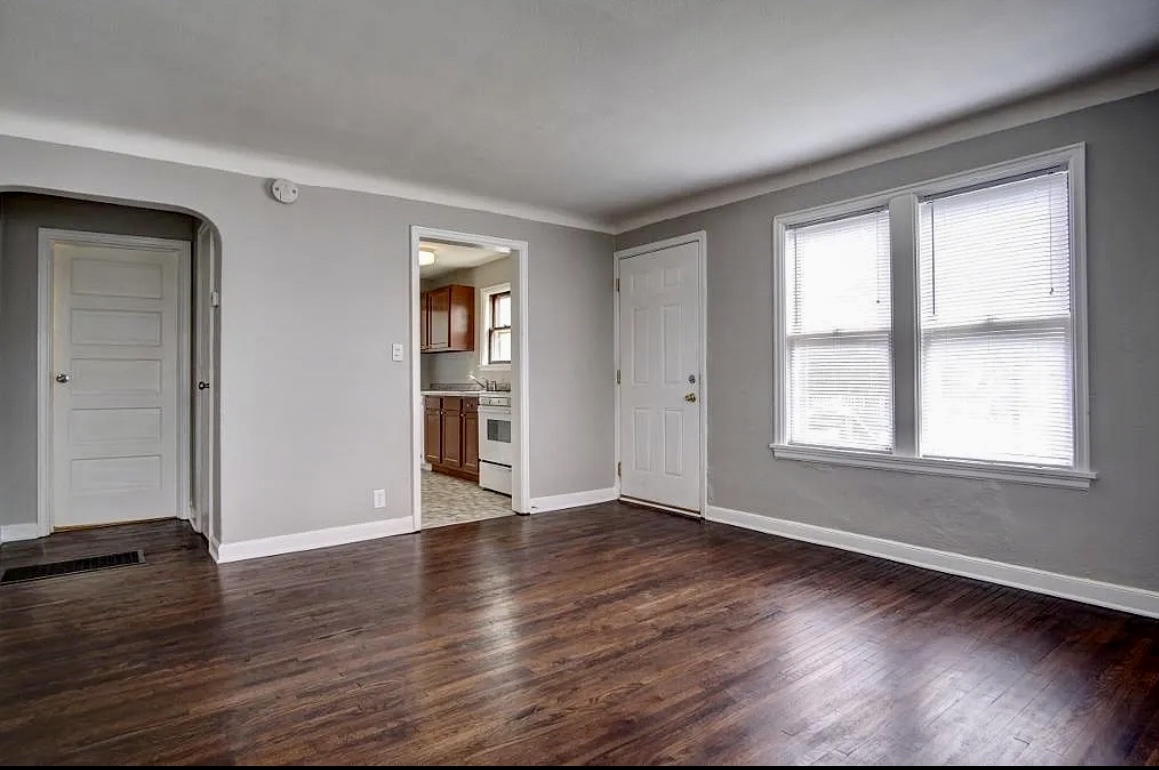 Building Photo - 383 Dewey St