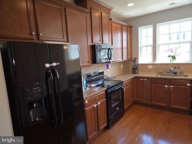 Building Photo - 8232 Heritage Crossing Ct
