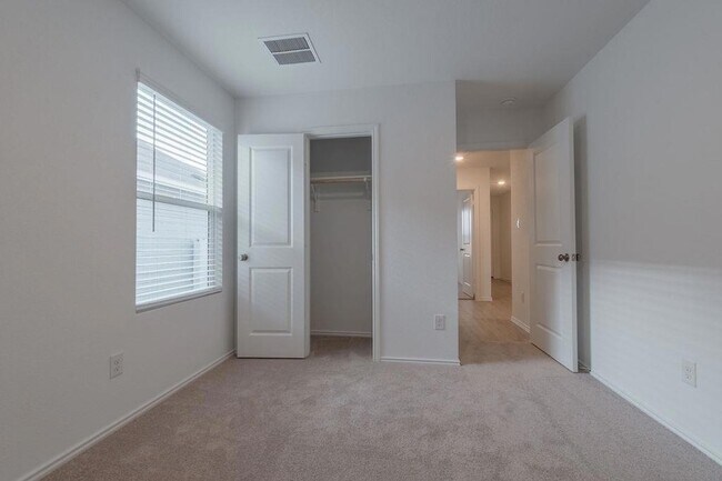 Building Photo - 216 Little Sparklers Lp