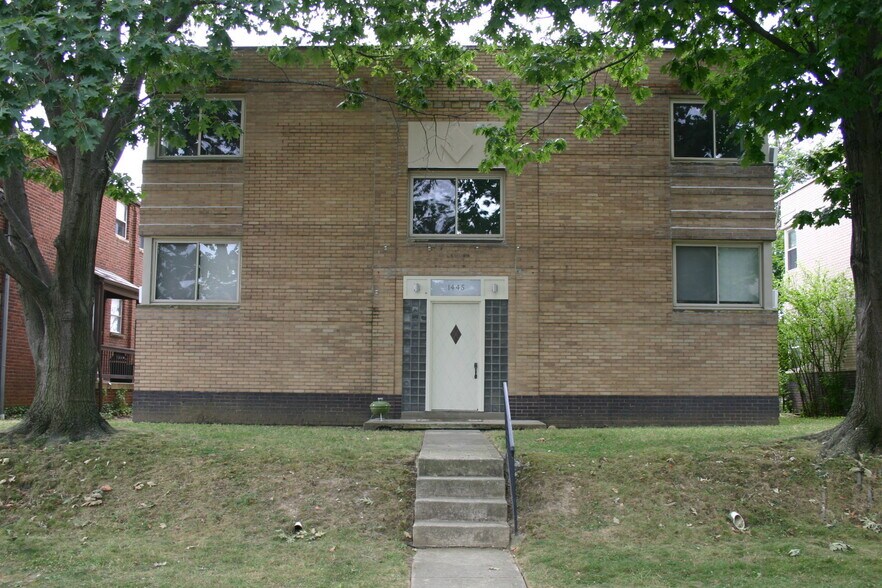 Building Photo - 1445 W 6th Ave