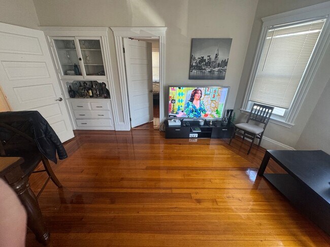 Building Photo - 41 Lafayette St