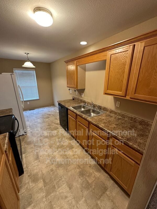 Building Photo - 8710 N Cleveland Ave