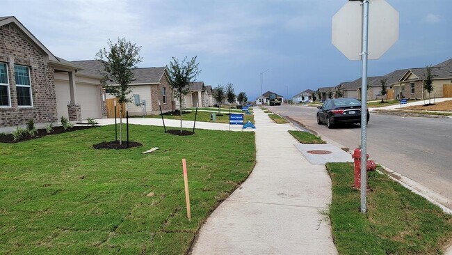 Building Photo - 101 Red Buckeye St