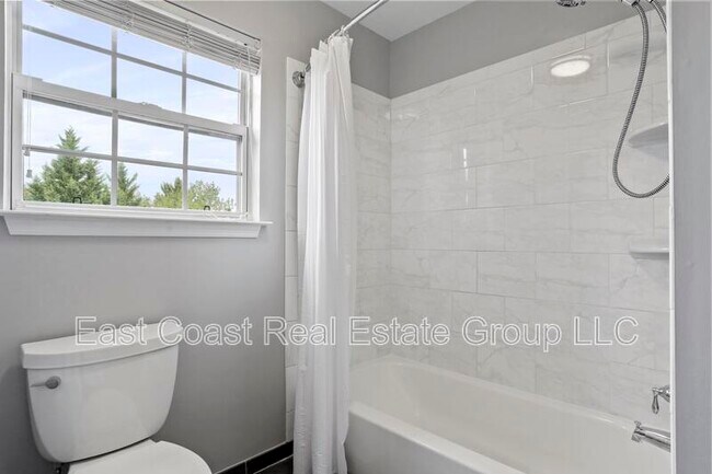 Building Photo - 9114 Ridgefield Ln