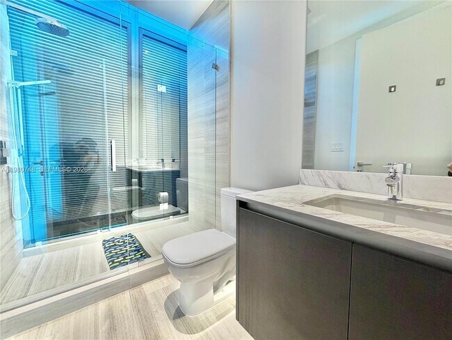 Building Photo - 1451 Brickell Ave