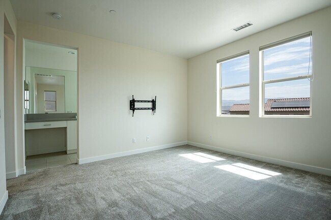 Building Photo - 35830 McCarthy St