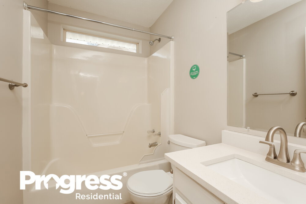 Building Photo - 514 Selsey Ct S