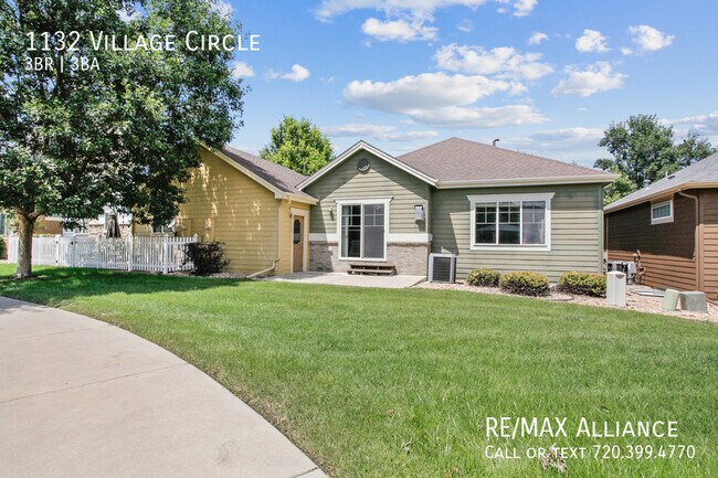 Building Photo - 1132 Village Cir