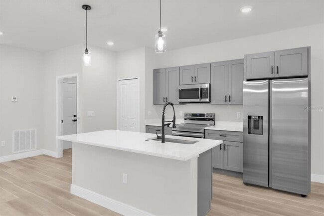 Building Photo - 452 Marion Oaks Dr