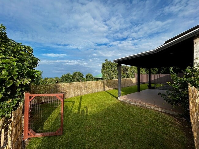 Building Photo - Unfurnished Single level home that's Pet friendly!