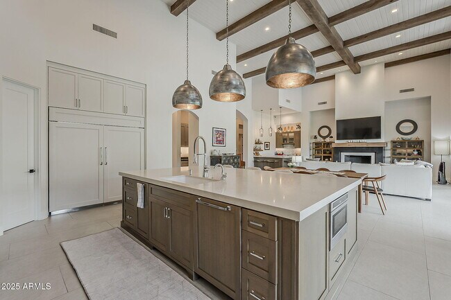 Building Photo - 12016 N Sunset Dr