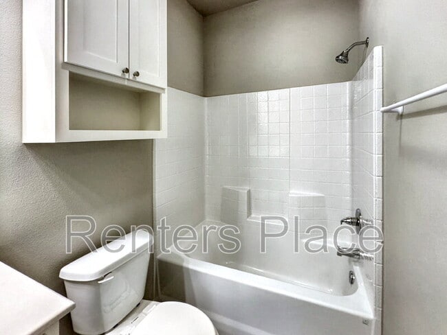 Building Photo - 13927 S Ironwood Pl
