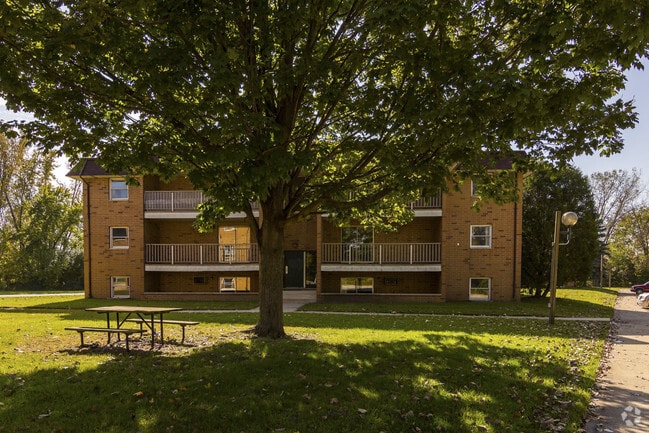 Building Photo - Canden Crossing