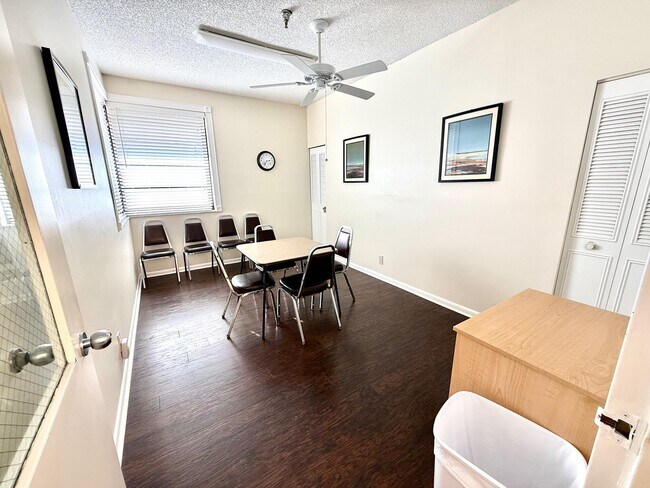 Building Photo - 3162 Via Poinciana