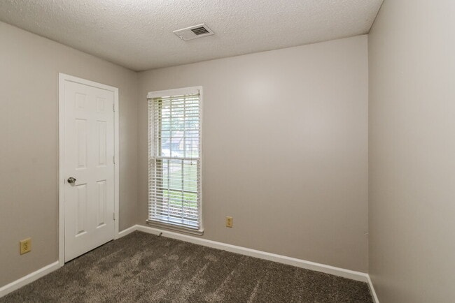 Building Photo - 4030 Birch Glen Dr