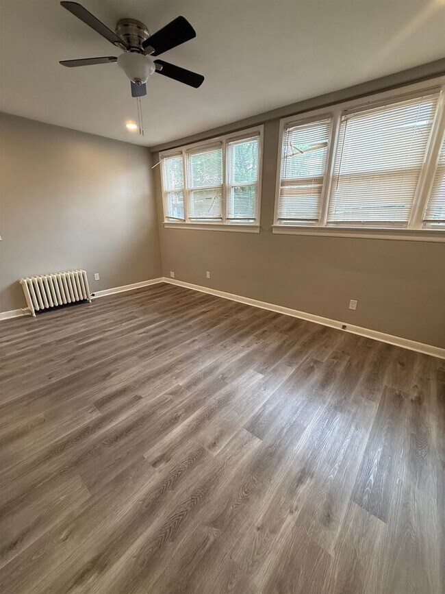 Building Photo - 303 Broadway-1A-1A