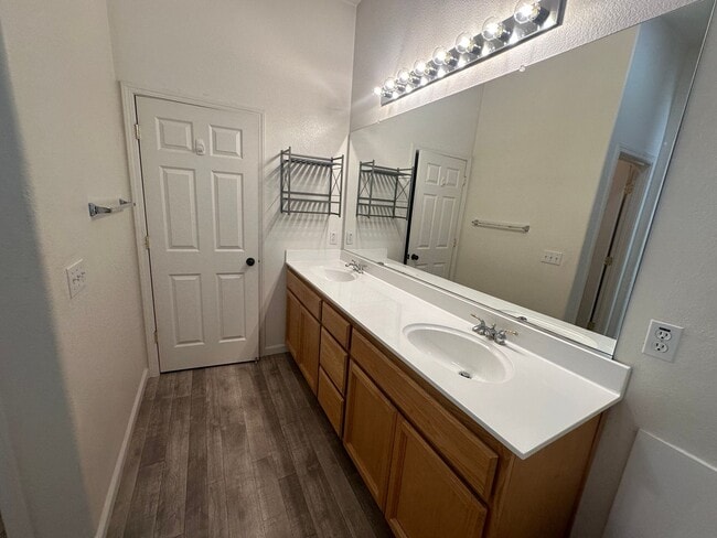 Building Photo - 1824 San Diego Cir