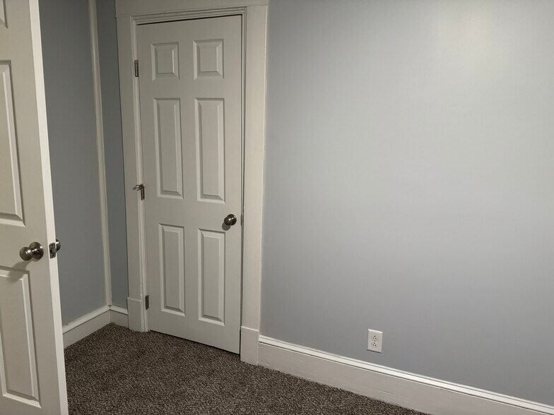 Bedroom - 950 Wyoming Ave