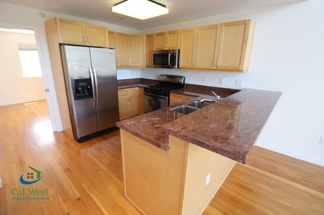 Building Photo - $2,995 - 350 N. Second Street, # 325-2 Bed...