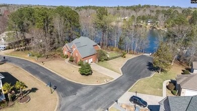 Building Photo - 100 Shores Edge Dr