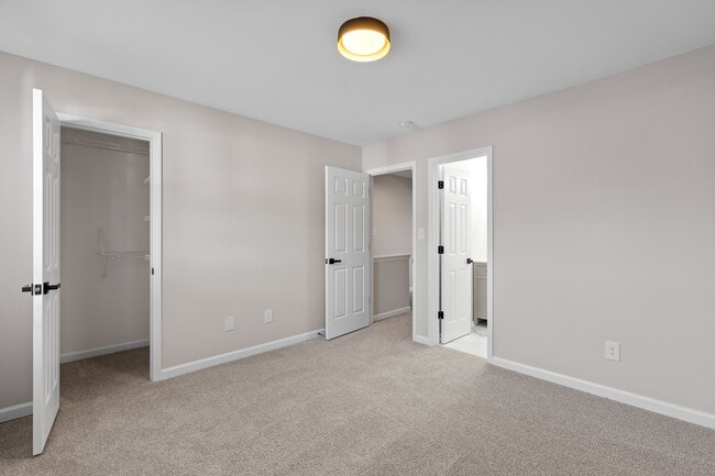 Building Photo - 365 E Williams St