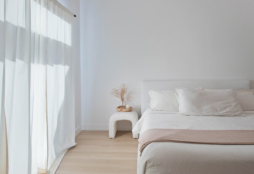 Building Photo - 20645 Roscoe Blvd