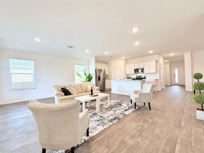 Building Photo - 598 Gladiola Lp