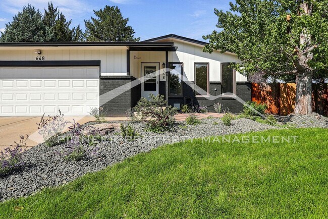 Building Photo - 648 Buchanan Ln