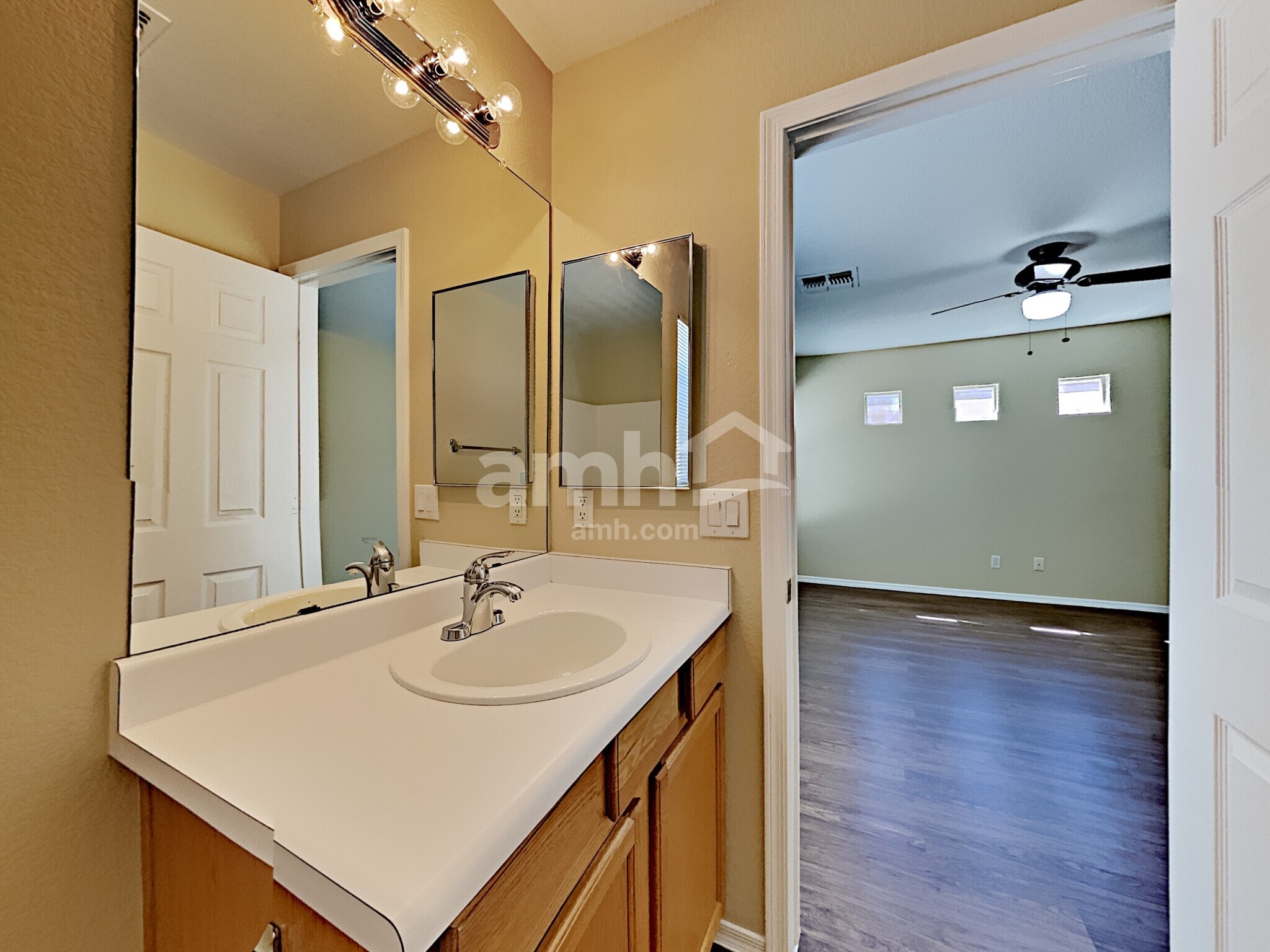 Building Photo - 2605 S Devonna Ln