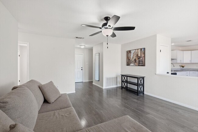 Building Photo - Comfortable 4 Bedroom Living in a Prime Schertz Location