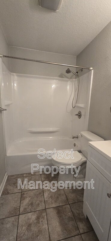 Building Photo - 616 Lawton Pl