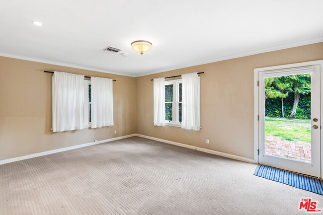 Building Photo - 650 S Gretna Green Way