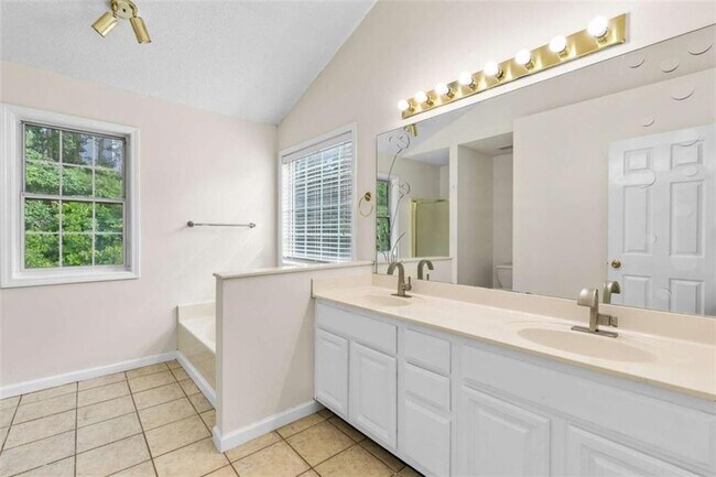 Building Photo - 405 Mt Vernon Ct