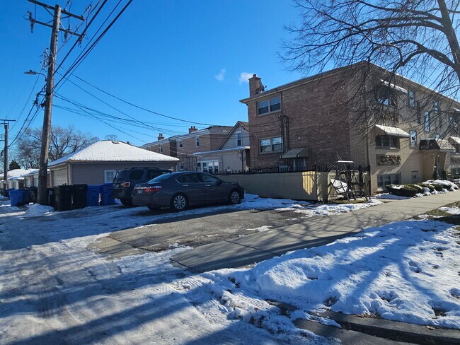 Building Photo - 7356 W Addison St