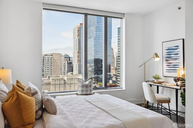 Building Photo - 338 Main St