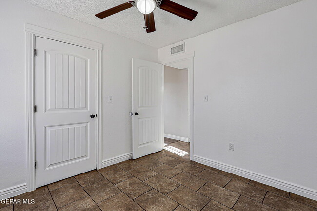 Building Photo - 287 Sunset Hills Dr