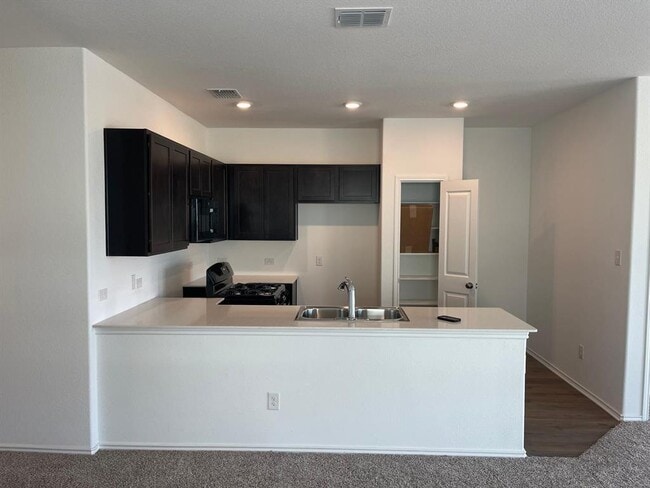 Building Photo - 502 Thunderstorm Ave