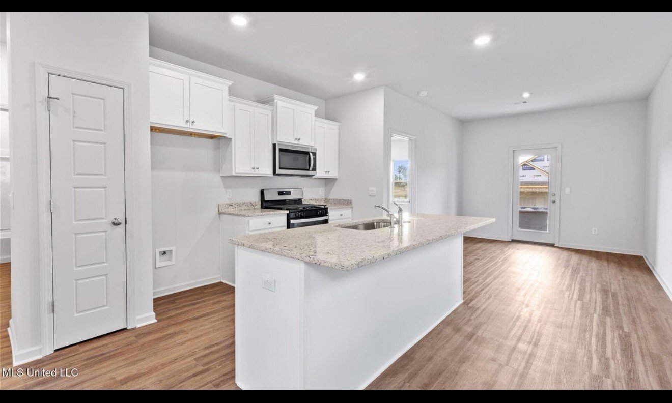 Building Photo - 517 Vista Pointe Dr