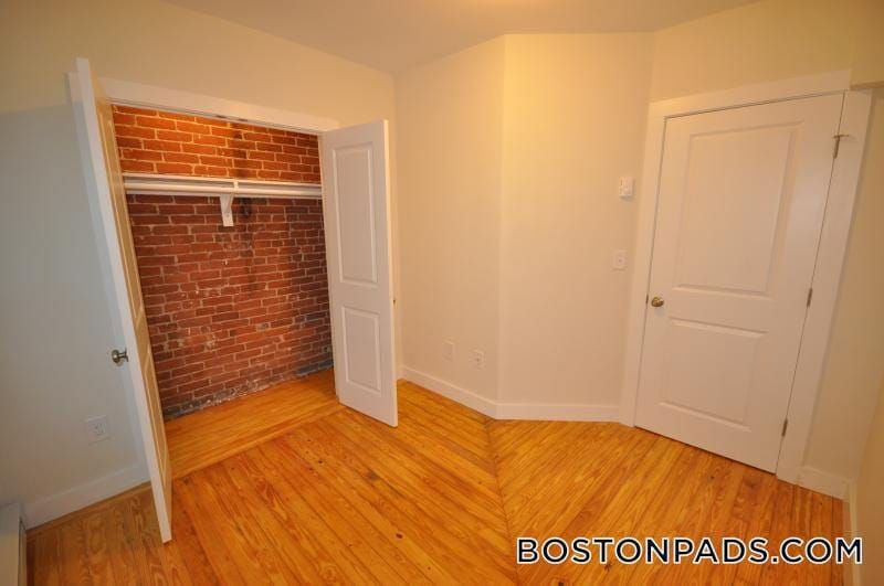 Building Photo - 22 Sussex St