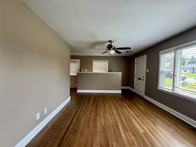 Building Photo - 2564 Millbrook Dr