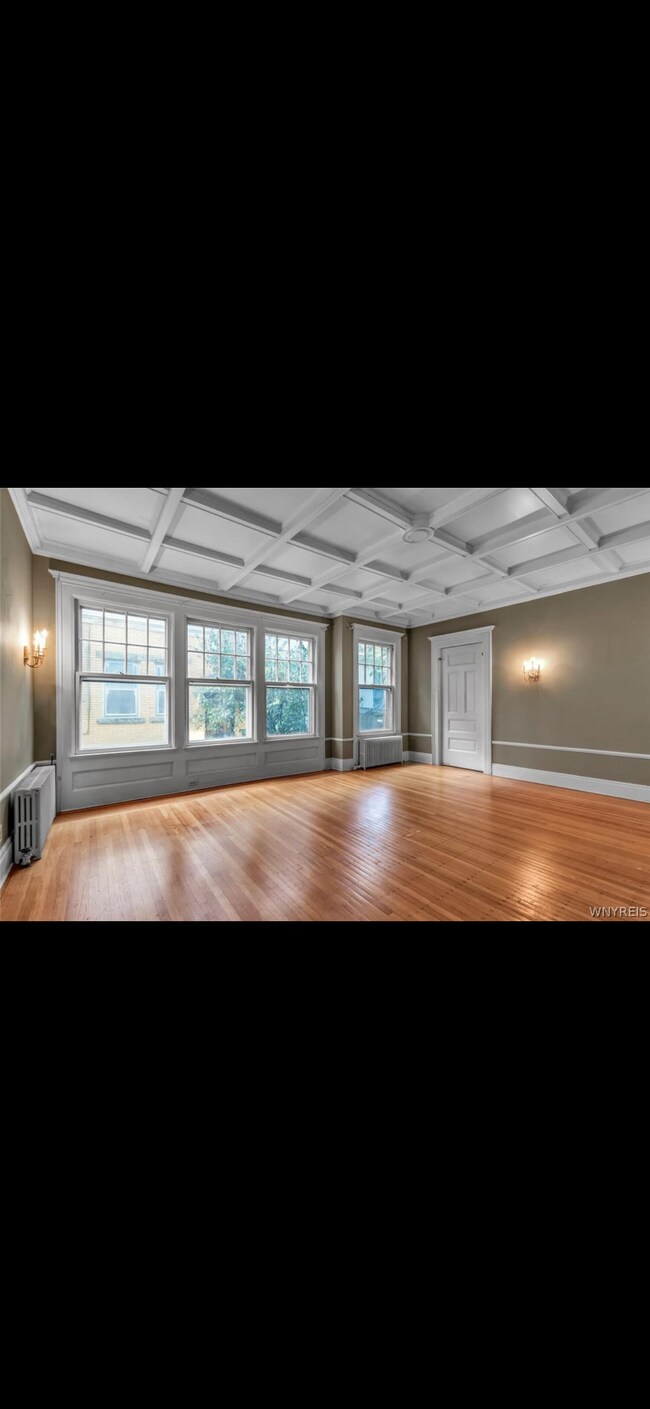 Building Photo - 444 Linwood Ave