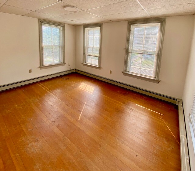 Building Photo - 146 Elm St
